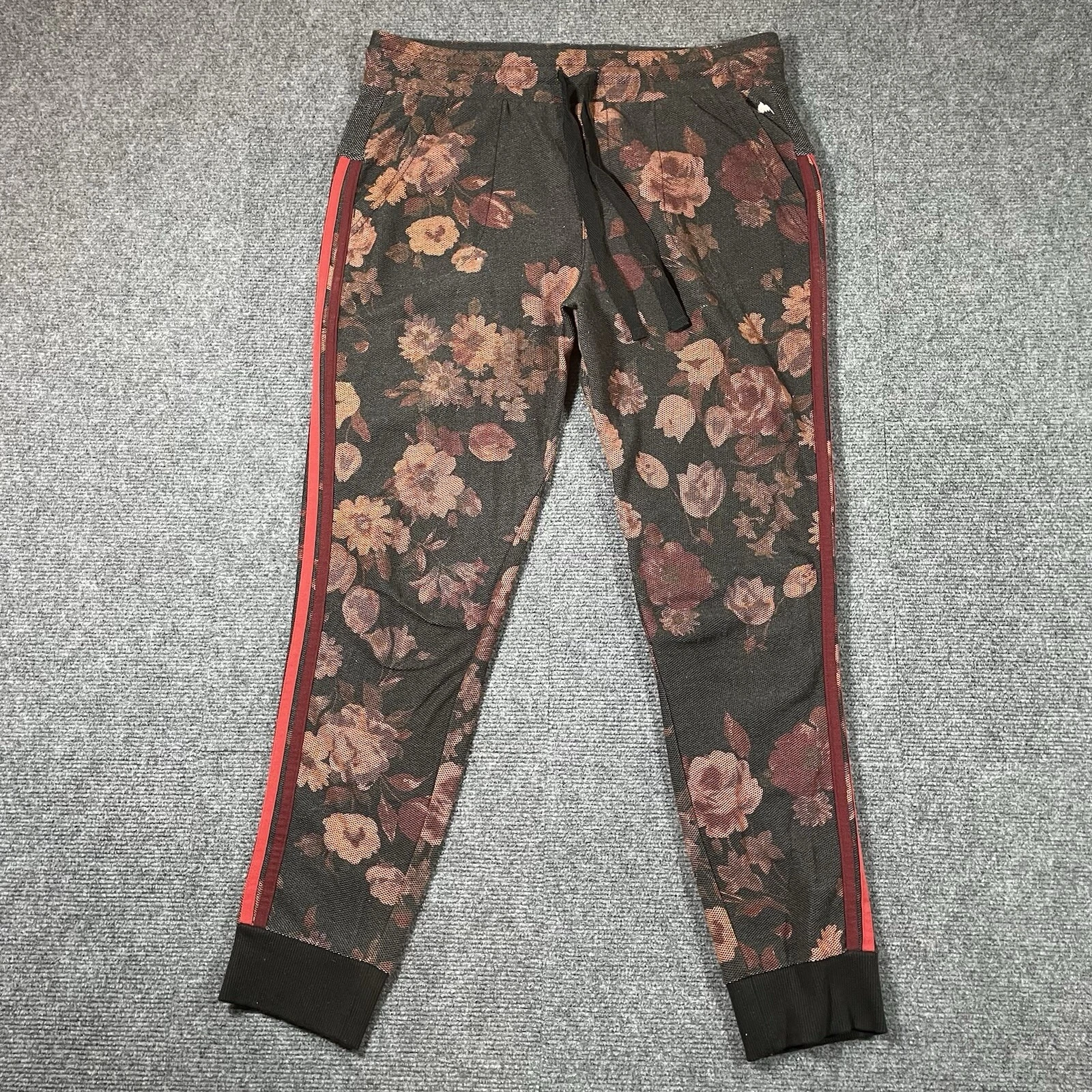 burton luxemore floral pockets snowboarding sweatpants