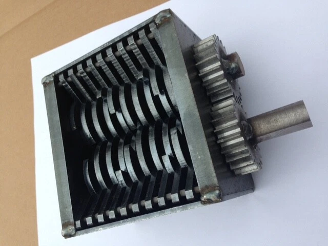 Industrial shredder machine