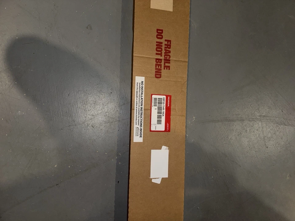 Accesorio genuino Honda, pieza protectora de borde de puerta Odyssey #08F20-THR-190A Foto 2 de 3