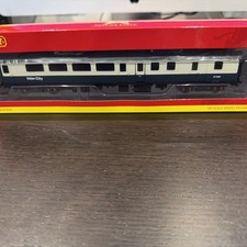 HORNBY R4612 BR INTERCITY MK2E BRAKE OPEN STANDARD COACH (WITH LIGHTS) 'M 9499'