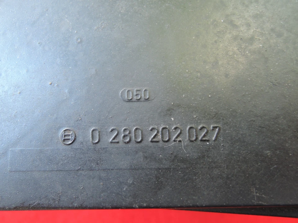 Medidor de flujo de aire ALFA ROMEO Serie 3 Spider usado ORIGINAL BOSCH 0 280 202 027 Foto 3 de 4