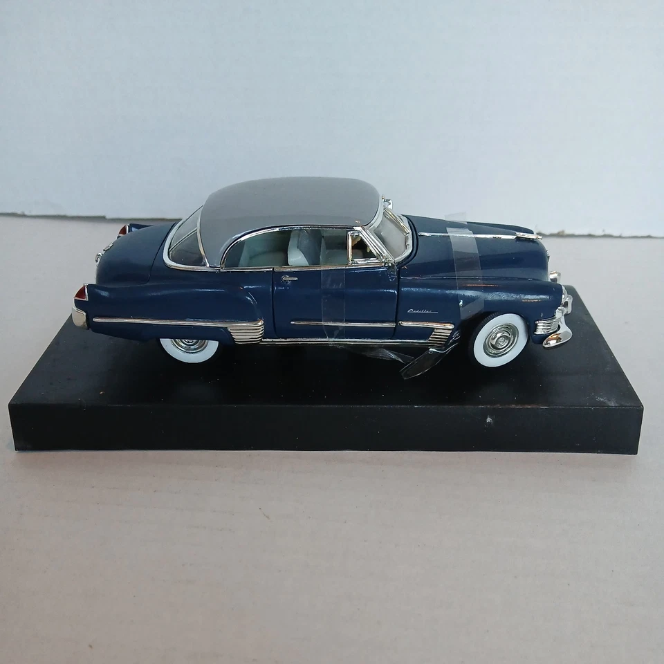 Modelos Signature - Cadillac Serie 62 1949 sedán Foto 3 de 4