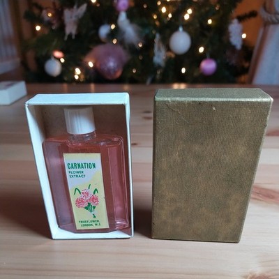CARNATION Vintage Flower Extract Parfum in Box - True Flowers London W. 5