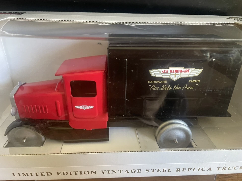 Camión de reparto ACE HARDWARE VINTAGE ACERO 1/18 CAJA NUEVO EN CAJA POR ESPECIFICACIÓN FUNDIDO 11”L RARO HF Foto 2 de 4