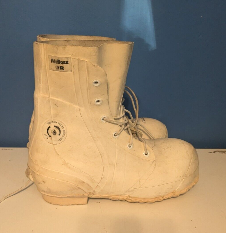 B2 Extreme cold weather "BUNNY BOOTS" Size 9R. ACTON brand. Mickey