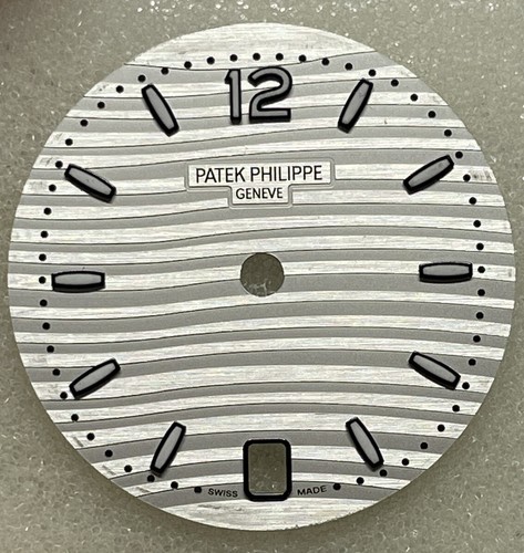 Patek Philippe Nautilus Womens 7118/1200A-010 Silver Dial With Hands Set 26.6mm - Picture 10 of 13