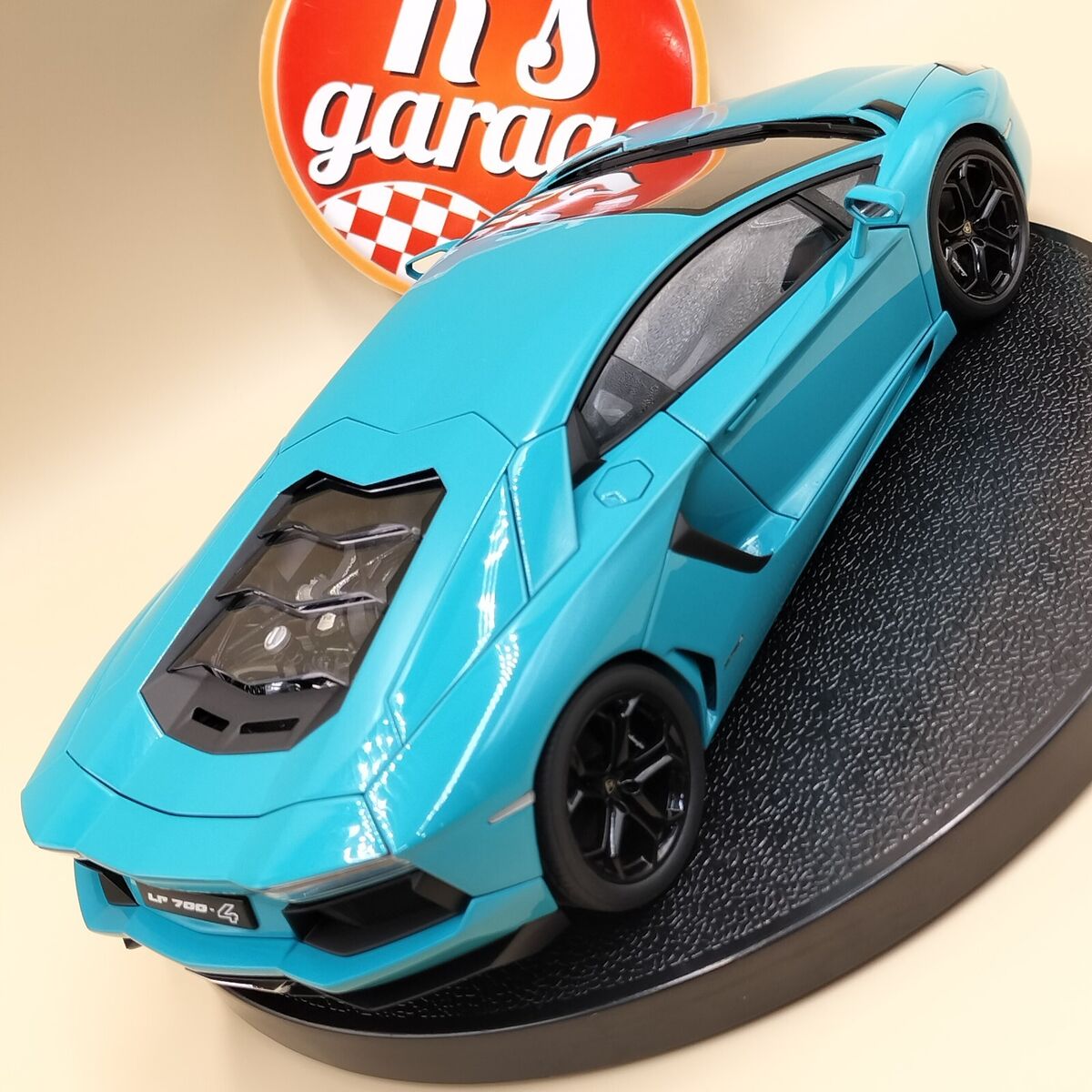 AUTOart 1/18 Lamborghini Aventador LP700-4 Turquoise Blue AUTOart 1/18 Lamborghini Aventador LP700-4 Turquoise Blue