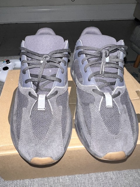 700 v1 utility black