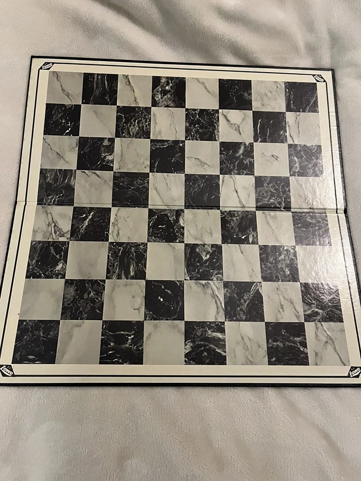 Ajedrez vintage Lowe Renaissance blanco y negro con tablero ¡todas las piezas presentes! Foto 4 de 4