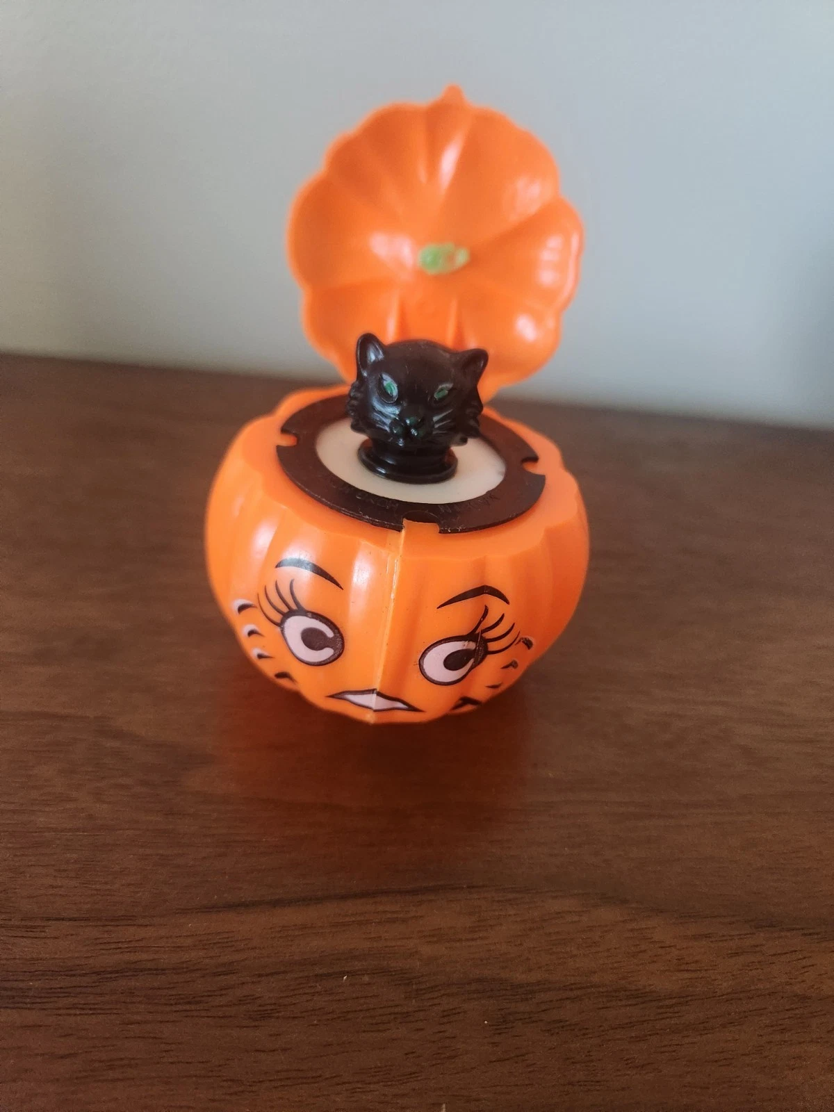 VTG  Black Cat Popup Squeak Sound Pumpkin Jack O Lantern Halloween Decor 70s 