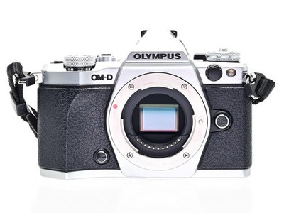 Olympus OM-D E-M5II Body - SILVER/BLK