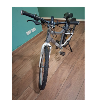 woom 5 Mountainbike Unisex Kinder grau/weiß mit Ständer, Rückstrahler