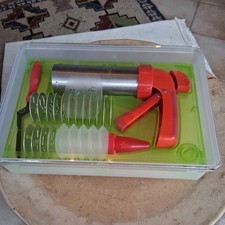 Plätzchenpresse und Dekorierset S/Stahl von Kuhn Rikon