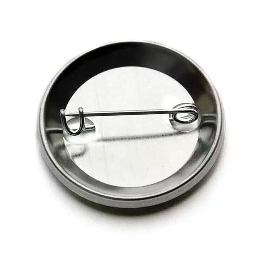 50 Spille Personalizzate Da 38 Mm Con Il Tuo Logo – Ideali Per Gadget Aziendali E Divise Staff