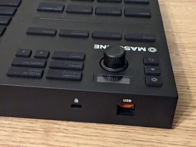 MASCHINE MIDIコントローラー　micro mk3 Native Instruments MASCHINE MIKRO MK3 | 多彩なサウンドを操る音楽