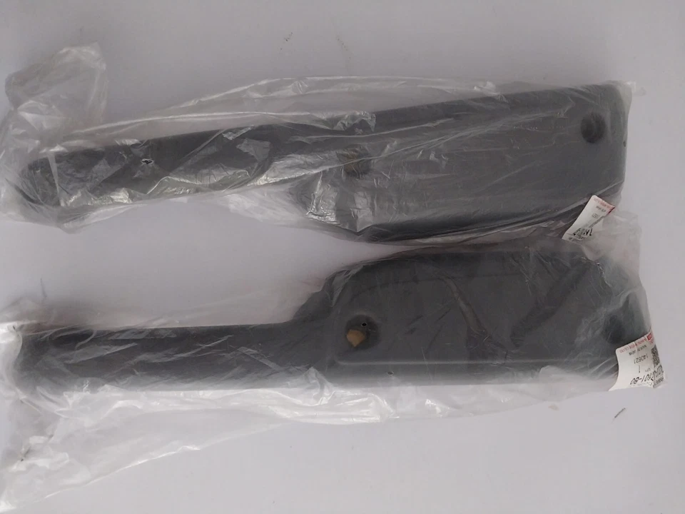 DAIHATSU ROCKY FEROZA SPORTRAK FOURTAK MANIJA PUERTA REPOSABRAZOS ORIGINAL GENUINO PAR Foto 2 de 4