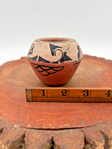 Vintage Acoma Handmade and painted pot 2.5"x 2.75"--49.26
