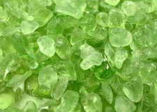 1KG Decorative GREEN Glass Chippings Events Garden Vases Graves Memorial
