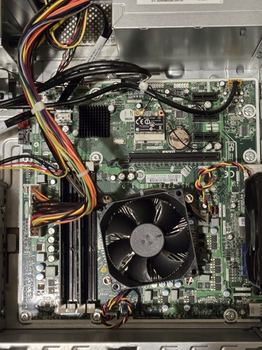 HP Pavilion p7-1421 PC Desktop AMD A8-5500 8GB Ram 1TB Ubuntu Actual Photos - Picture 9 of 14