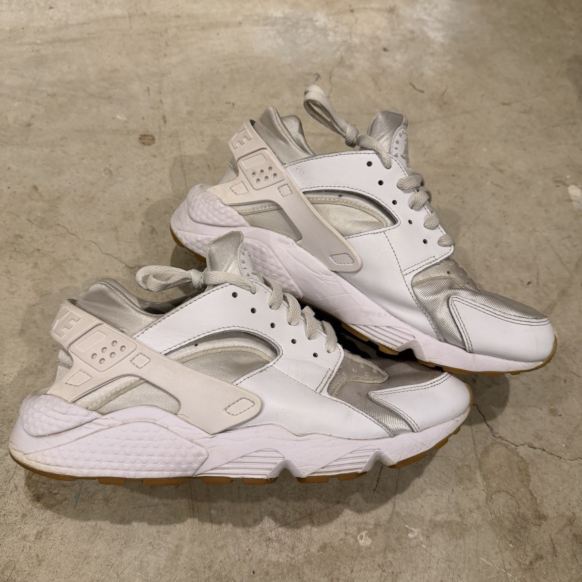 triple white huarache mens