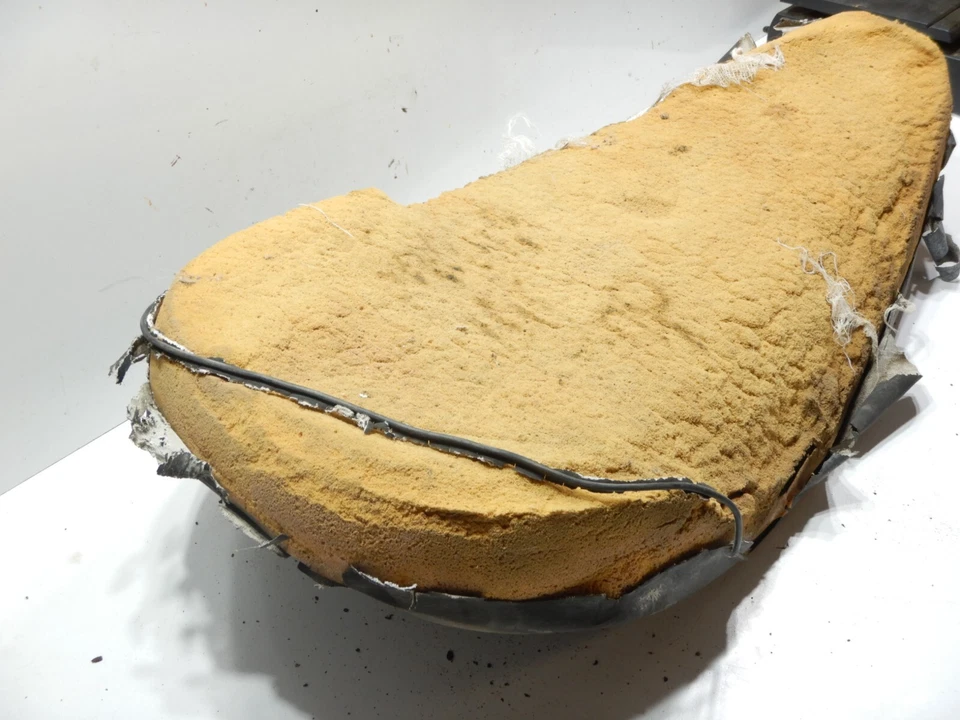 Assento Honda XL350 XL 350 K0 1974 - Imagem 2 de 4