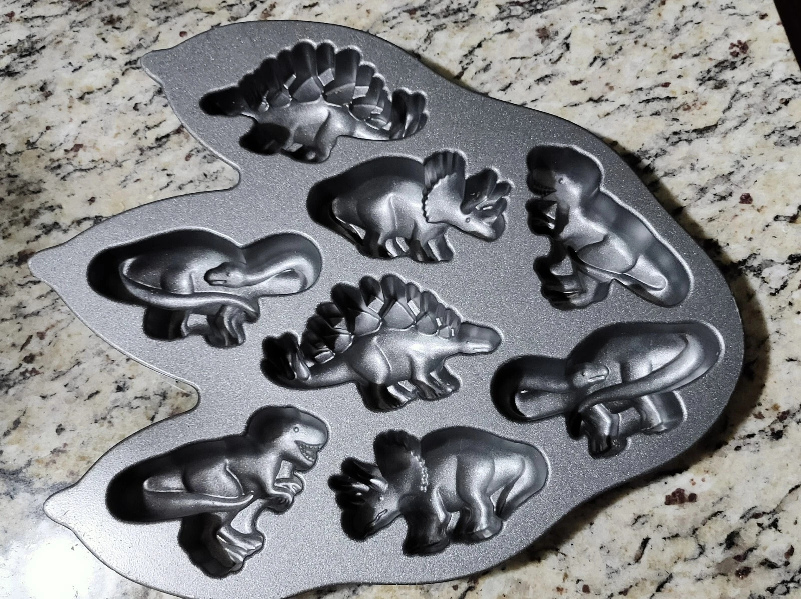 Nordic Ware Dinosaur Muffin Baking Pan Tin Cake 8 Cupcake Mold Triceratops T-Rex