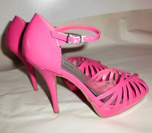 hot pink womens dress shoes