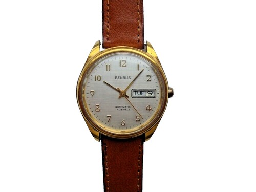 Vintage 34mm Benrus Three Star Date Men's Automatic Wristwatch