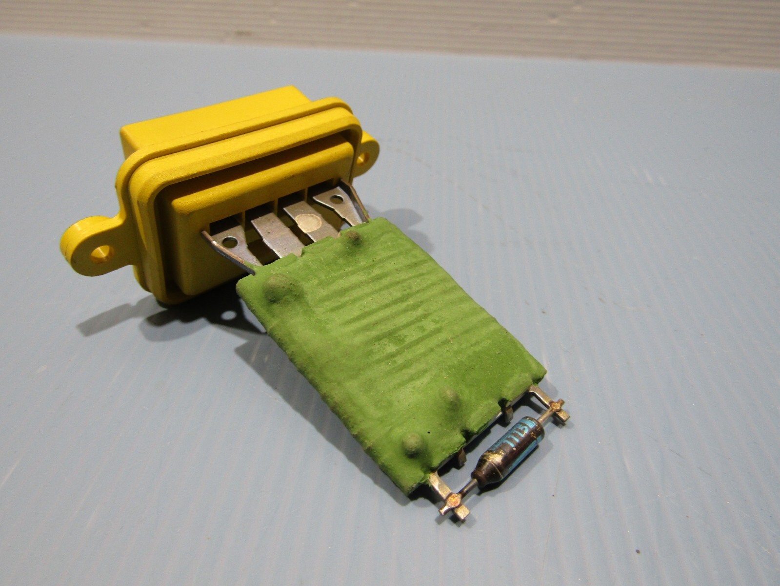 Genuine CITROEN BERLINGO PEUGEOT Partner Heater Fan Resistor