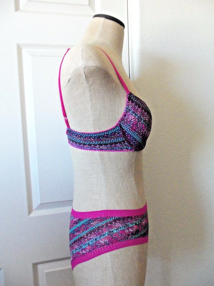 Sujetador OnGossamer MARROQUÍ GEO Estampado Triple Malla Bump It Up 36D Boyshort M Foto 3 de 4