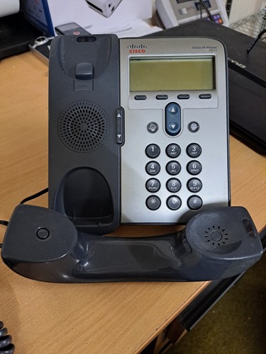Cisco IP Telephone 7911 Used With Stand - Picture 2 of 5