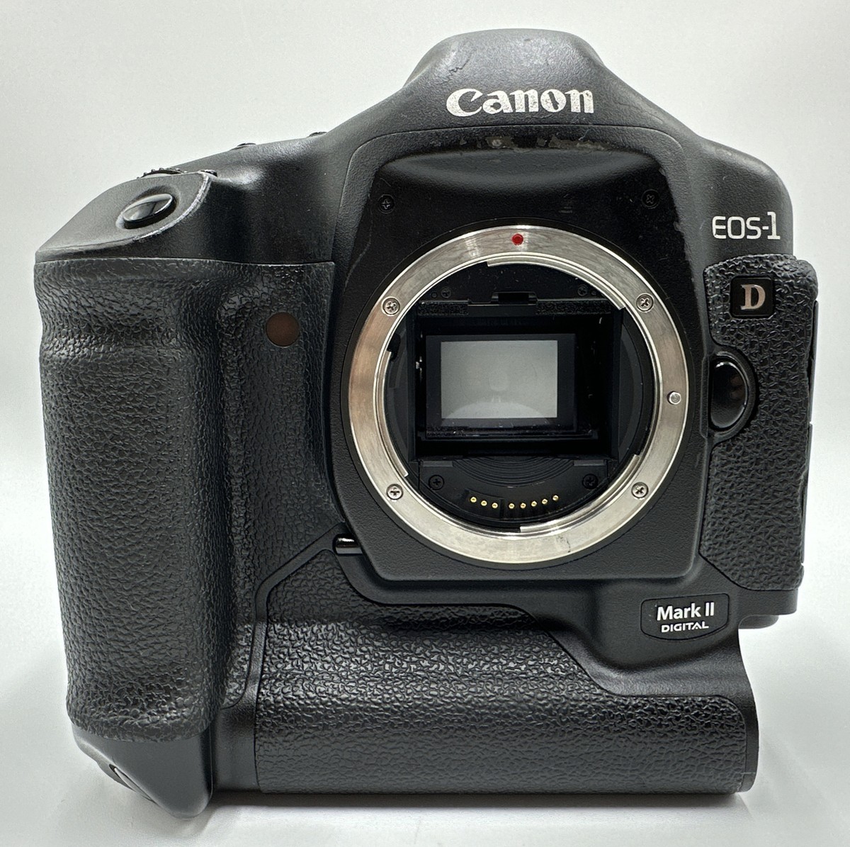 Canon EOS 1D Mark II Digital SLR Camera Body 1d2 Dslr 1 D Mk2 