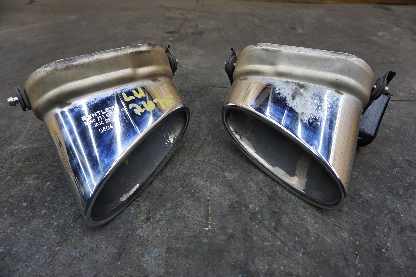 Set 2 Exhaust Muffler Tail Pipe Tip 3W0253681C Bentley Flying Spur GT GTC 2005