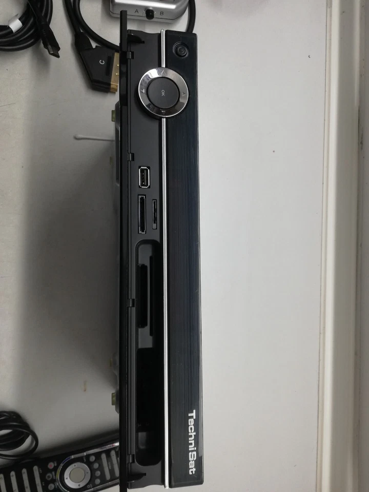 TechniSat Digit HD8-C Titan HD-Kabel Receiver - Bild 4 von 4