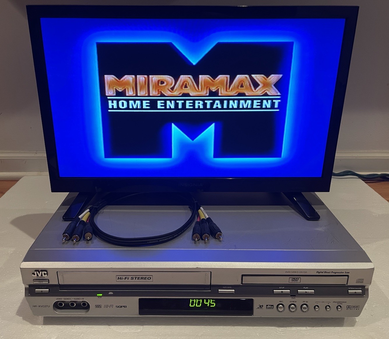 JVC HR-XVC27U VCR DVD Combo Hi-Fi Stereo VHS Player Recorder