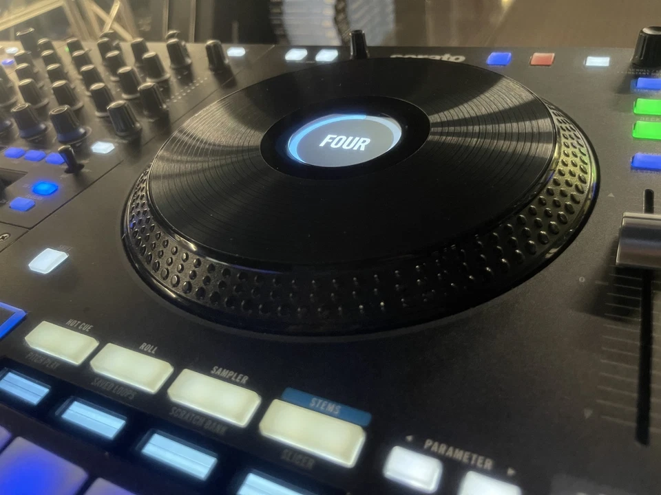 RANE FOUR  DJ Controller with Odyssey Redline Soft Case Preowned Bundle - Image 3 of 4