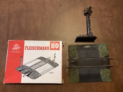 HO Scale Fleischmann 6099 Rail Track Passage & 1771 Track Signal