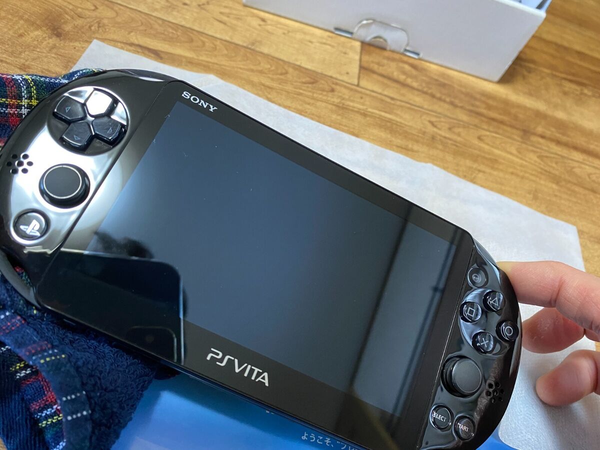 Sony PS Vita Black PCH-2000 ZA11 Wi-Fi Model Console Sony PS Vita Black PCH-2000 ZA11 Wi-Fi Model Console