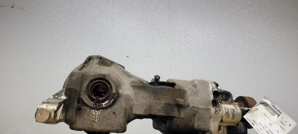 2005 Ford Freestyle Rear Differential Carrier Assembly  - Image 3 of 4