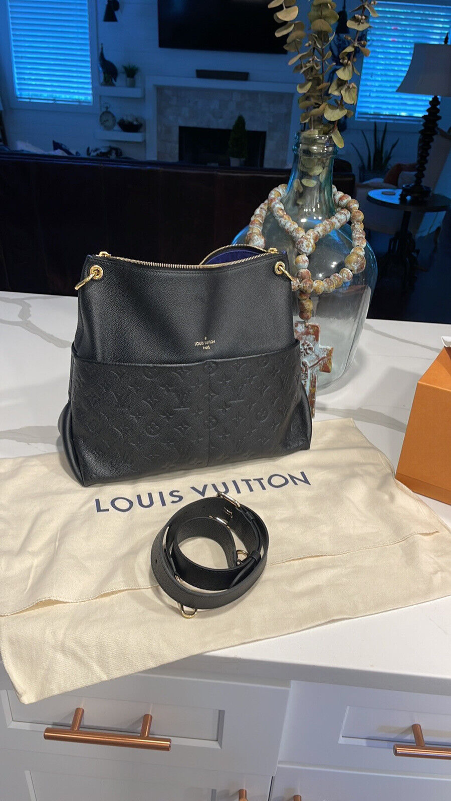 Authentic Maida Hobo M. Emp. Noir Louis Vuitton handbag