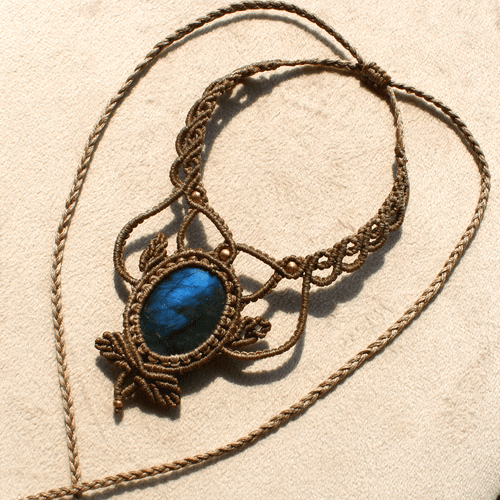 Collana Cristallo Girocollo Macramè Boemia Blu Flash Naturale Fatto a Mano Labradorite - Foto 7 di 10