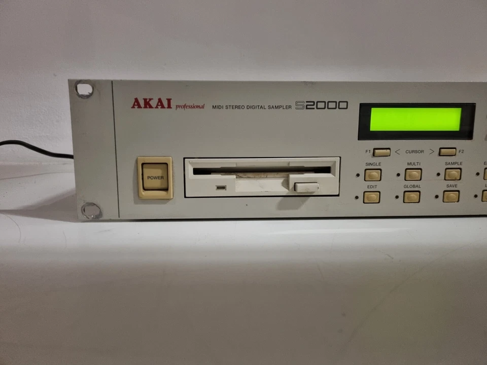 Akai S2000 Midi Stereo Digital Sampler- power Tested - Sold as is - Image 3 of 4