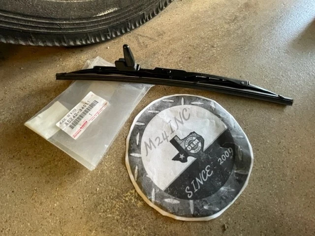 (1) OEM Toyota Sequoia 2001-2007 "SELECT" 2008 Models Rear  Blade  85242-34011 - Image 3 of 4