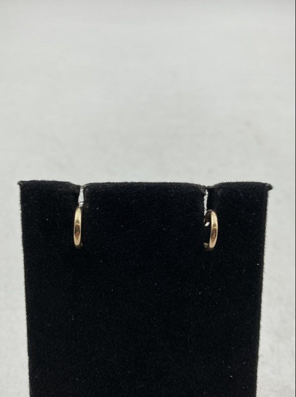 12k Yellow Gold Half Hoop Earrings 0.45 Grams