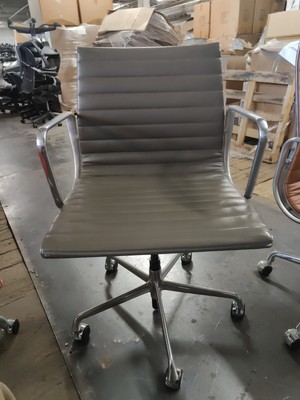 Eames Herman Miller Gre EA335 Aluminum Management Desk Office Chair leather 2013