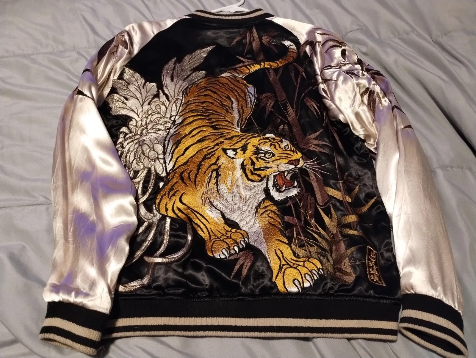 Japan Embroidered Tiger Sukajan Jacket from Karakuri Tamashii Large