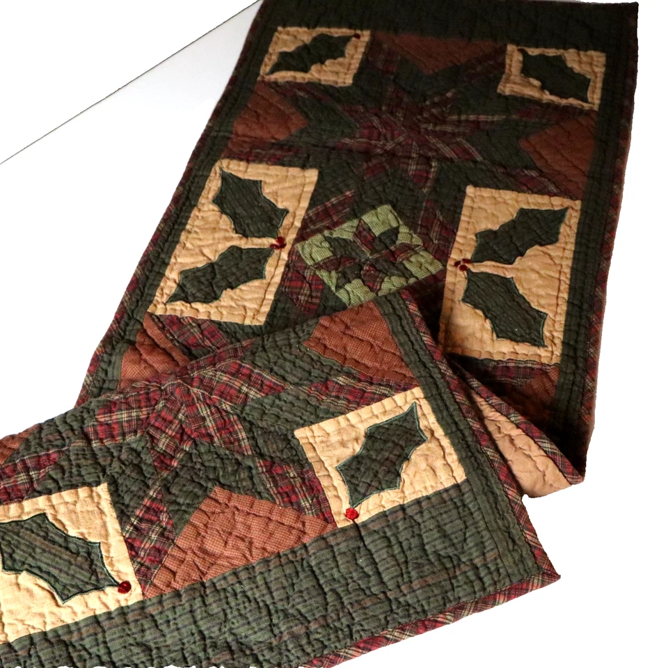 Corredor de mesa Primitivo Navidad Acebo acolchado por Choices Hand Stitch Creation 52x17 Foto 4 de 4
