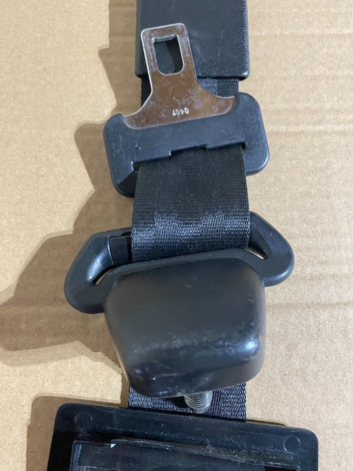 Cinturón de seguridad. DELANTERO DERECHO. Saab 900 1990-93 2 puertas o 3 puertas Foto 3 de 4