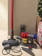 Dyson V8  PARTS ONLY Cordless Vacuum