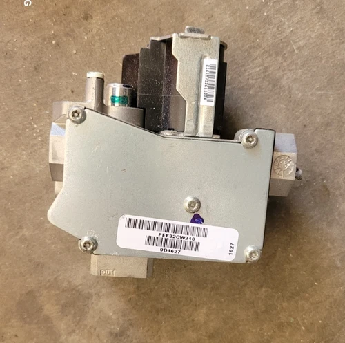White Rodgers Model: 36J24 Type: 618 Furnace Gas Control Valve EF32CW210